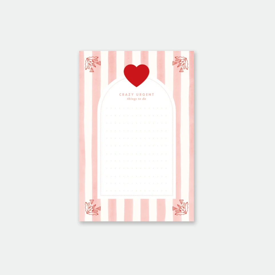 Bloc-notes à rayures roses de chez All The Ways To Say  est une véritable promesse pour garder les mots doux.