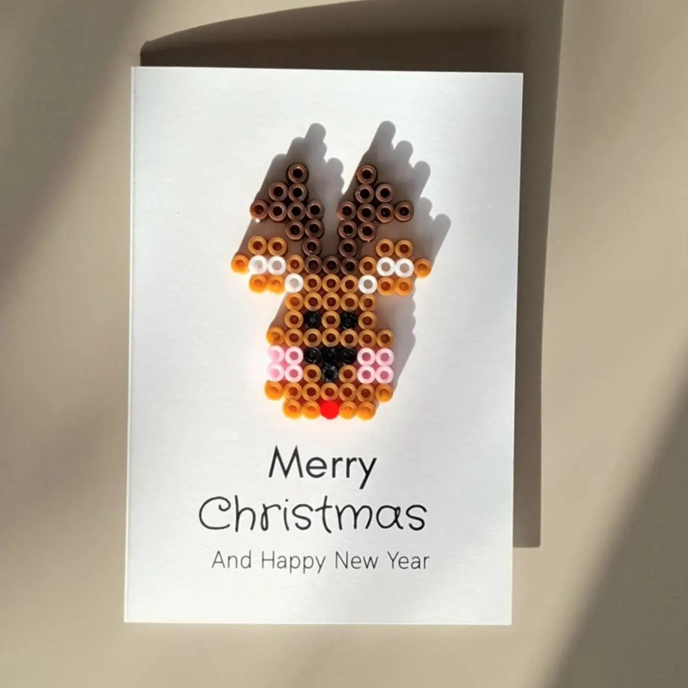 Carte Renne de Noël en perle à repasser